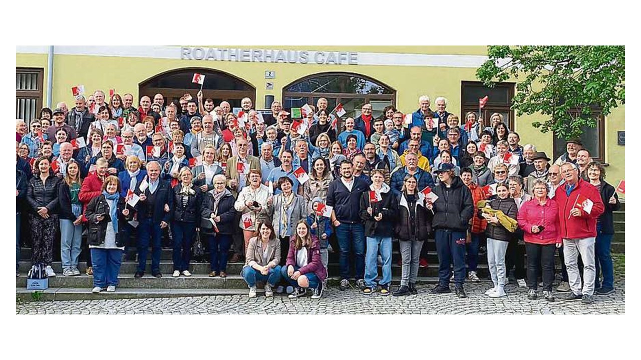 Photo de groupe avant le départ avec nos amis de Nesmy